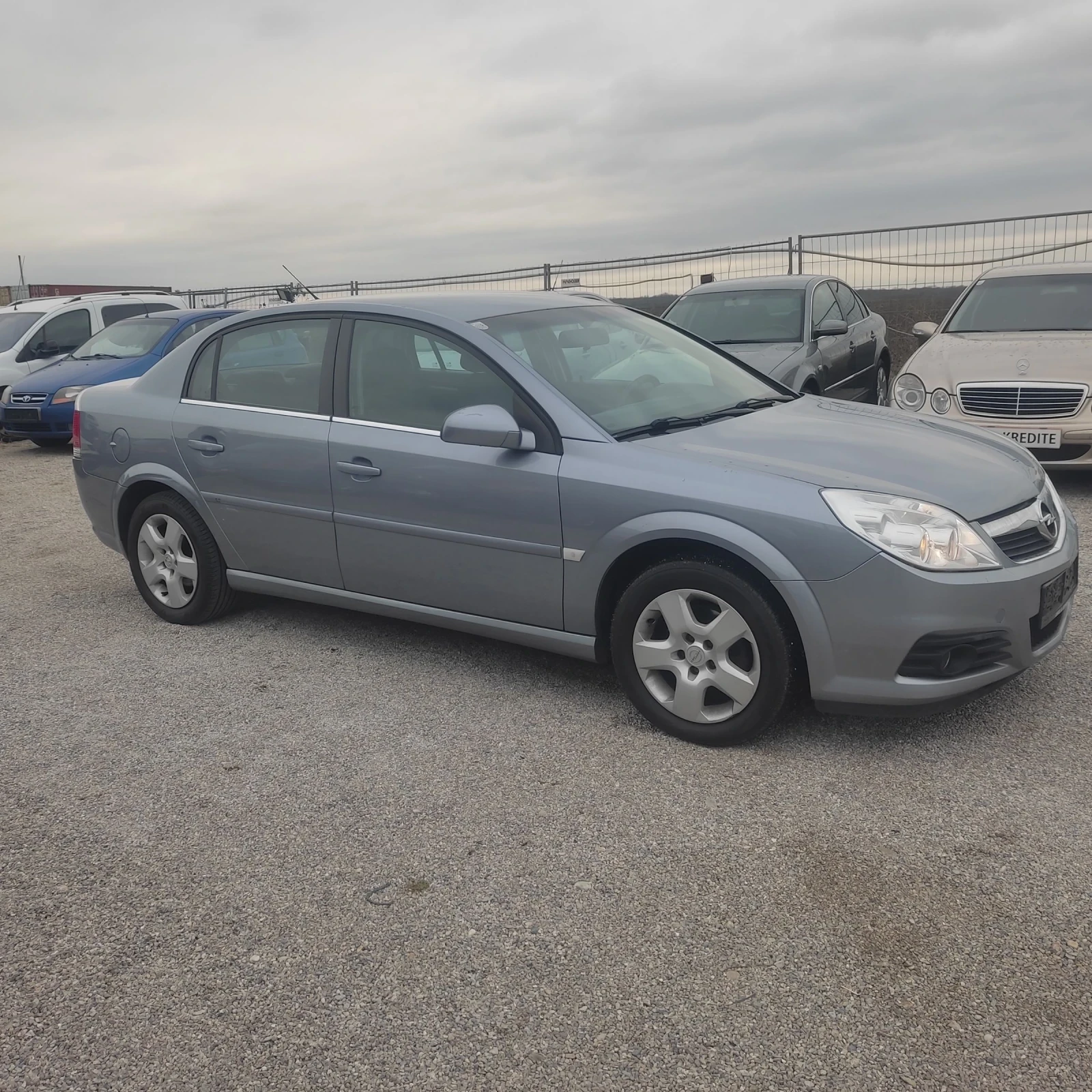 Opel Vectra 2.2i Автоматик - изображение 7