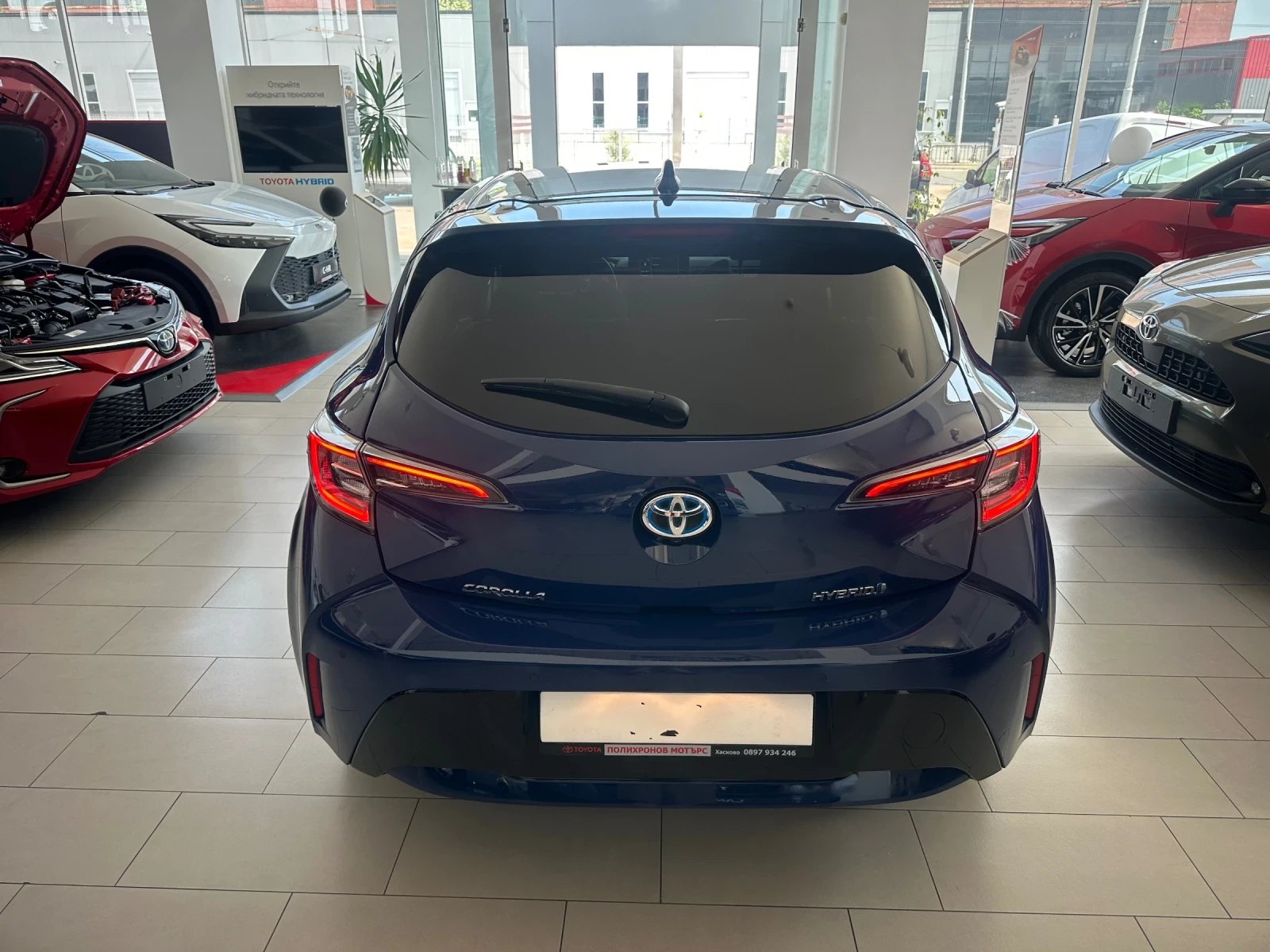 Toyota Corolla 1.8 Hybrid - изображение 4