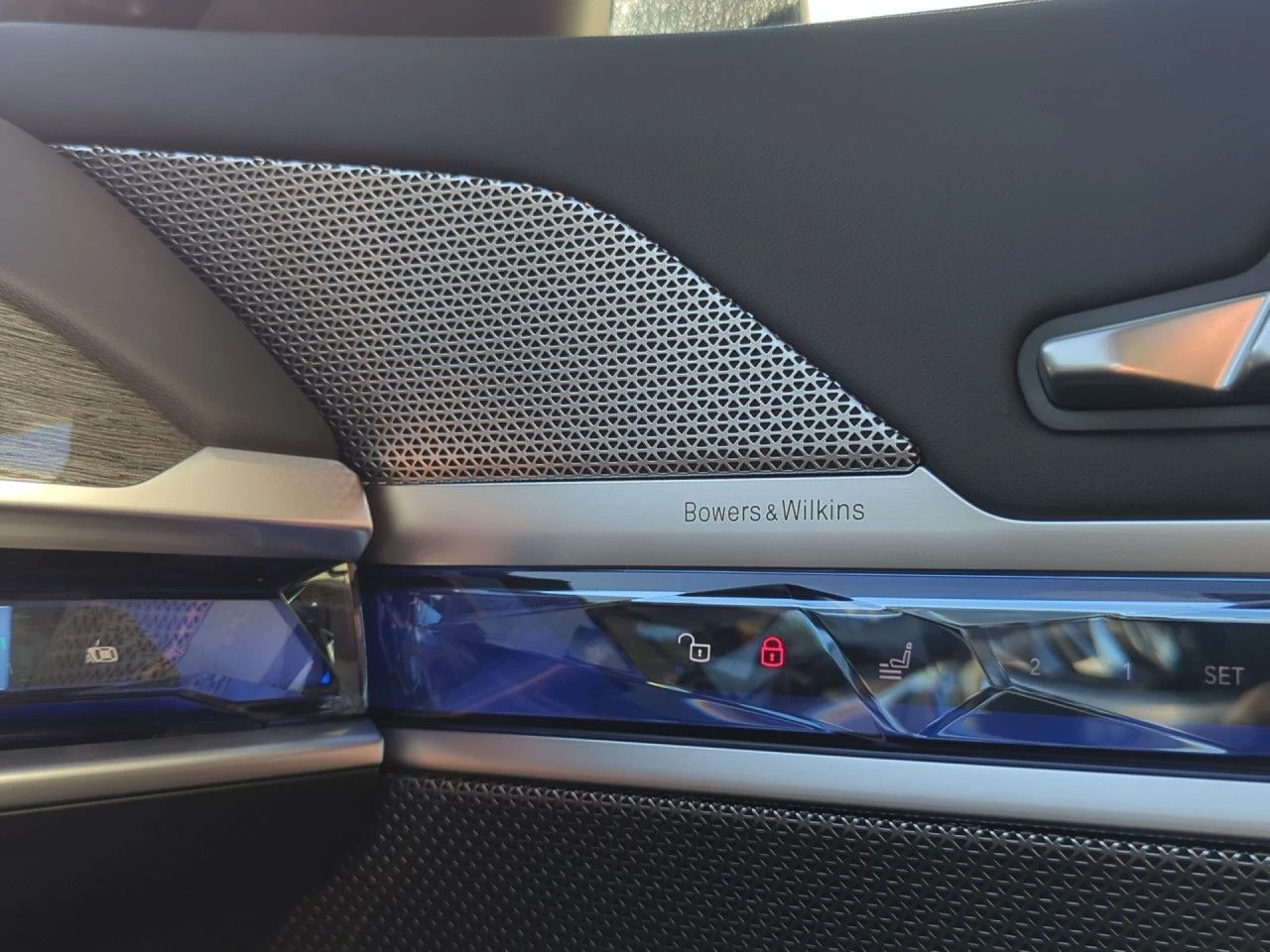 BMW i7 eDRIVE50/455HP/M-SPORT/SOFTCLOSE/PANO/B&W/249fpr | Mobile.bg   11