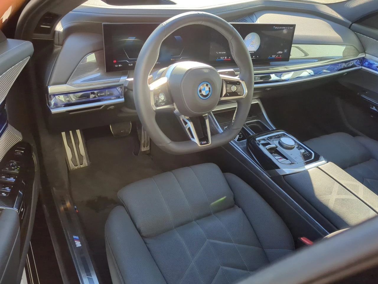 BMW i7 eDRIVE50/455HP/M-SPORT/SOFTCLOSE/PANO/B&W/360/249f - изображение 9