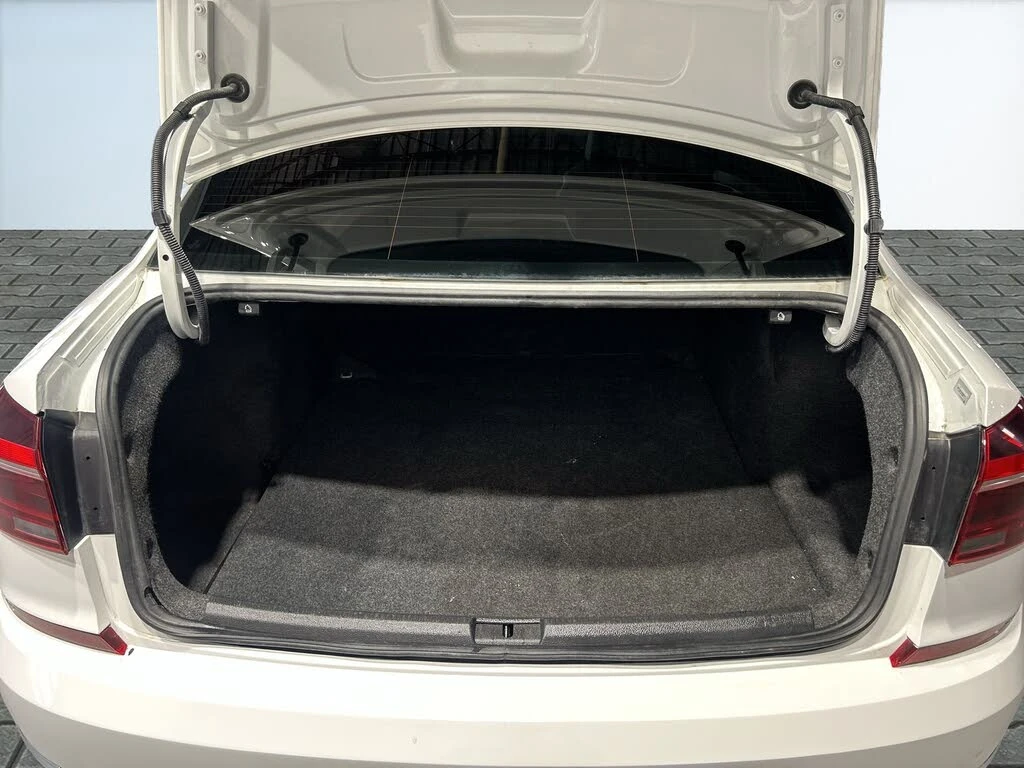 VW Passat 2.0T FWD * АвтоКредит* (ЦЕНА ДО БГ) - изображение 6