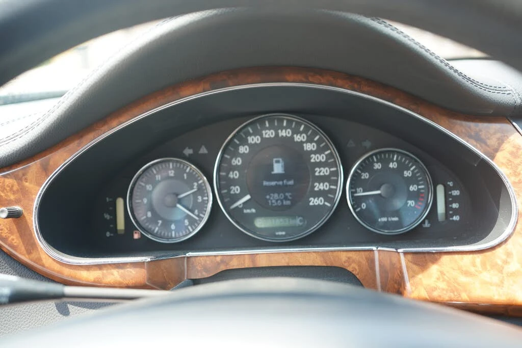 Mercedes-Benz CLS 500 * АВТО КРЕДИТ* ЦЕНА ДО БГ * СЕРВИЗНА ИСТОРИЯ *  - изображение 10