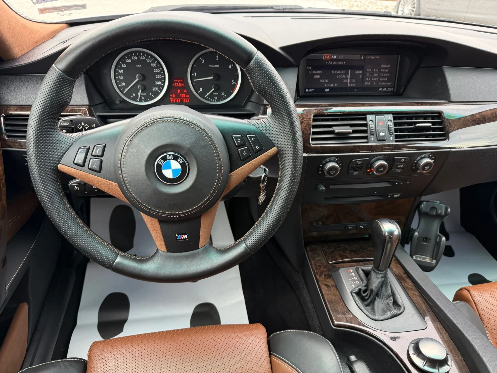 BMW 530, снимка 16 - Автомобили и джипове - 53807830