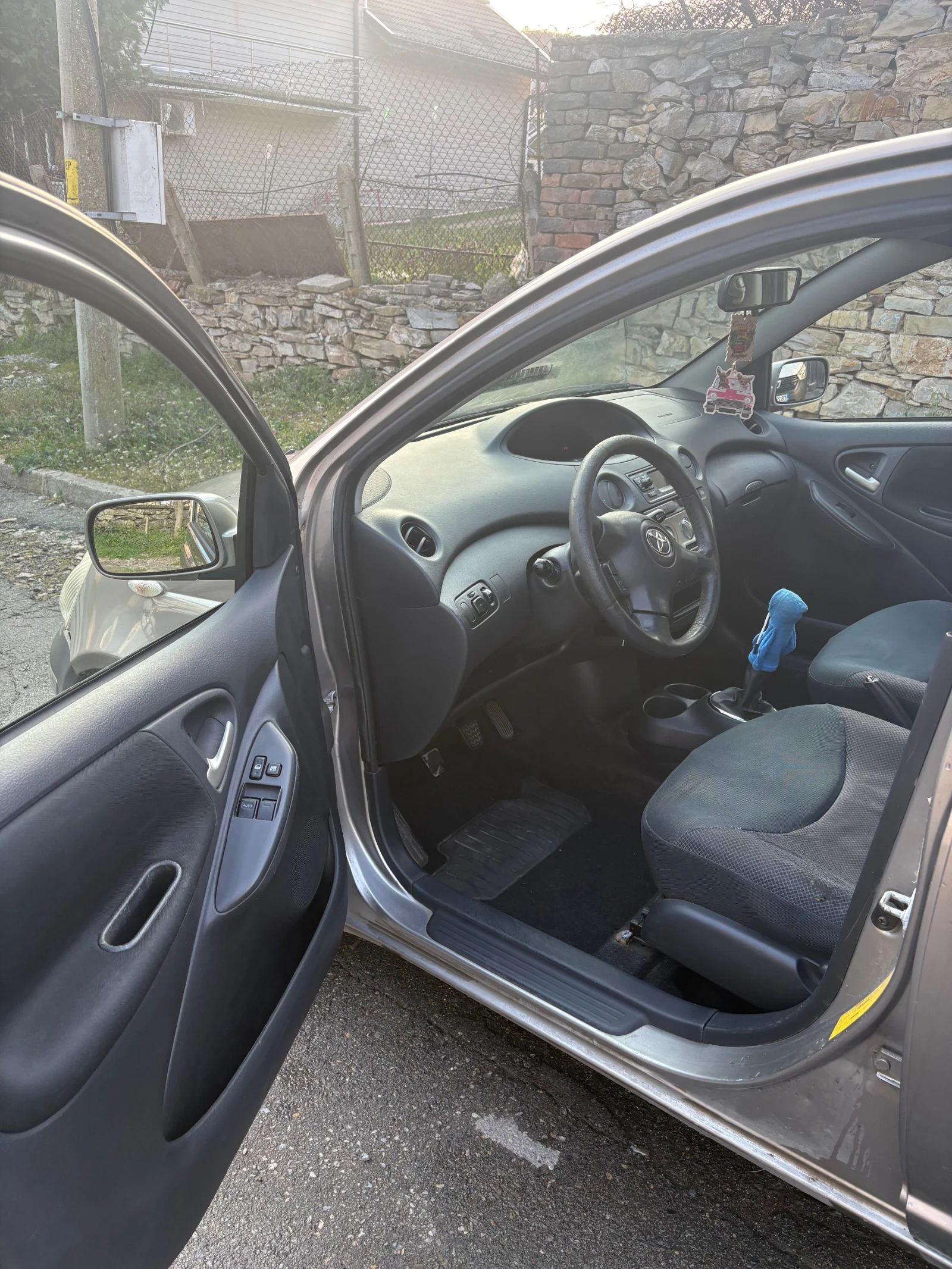 Toyota Yaris, снимка 10 - Автомобили и джипове - 53891485