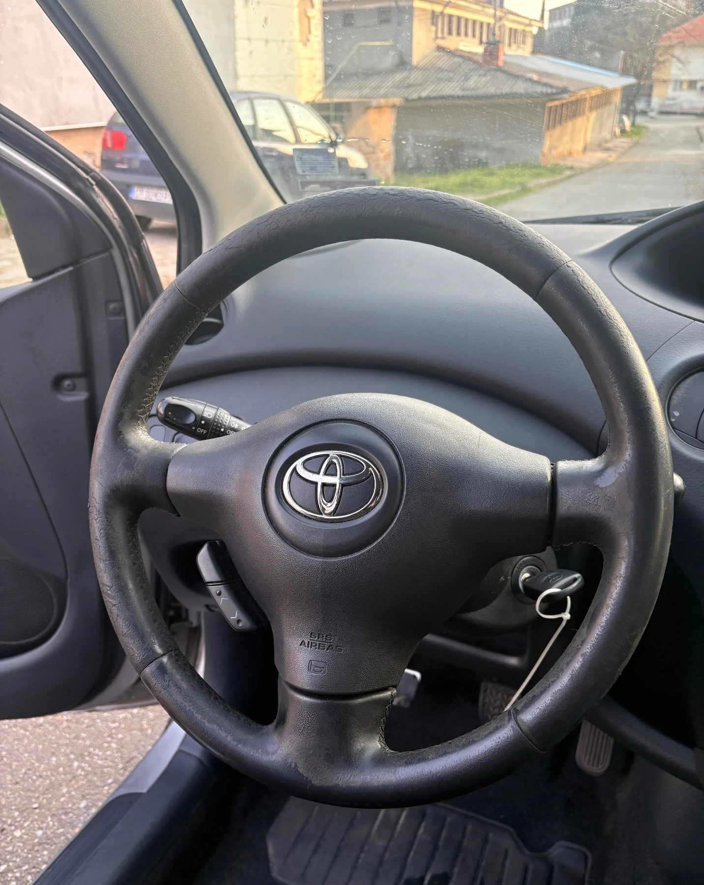 Toyota Yaris, снимка 11 - Автомобили и джипове - 53891485