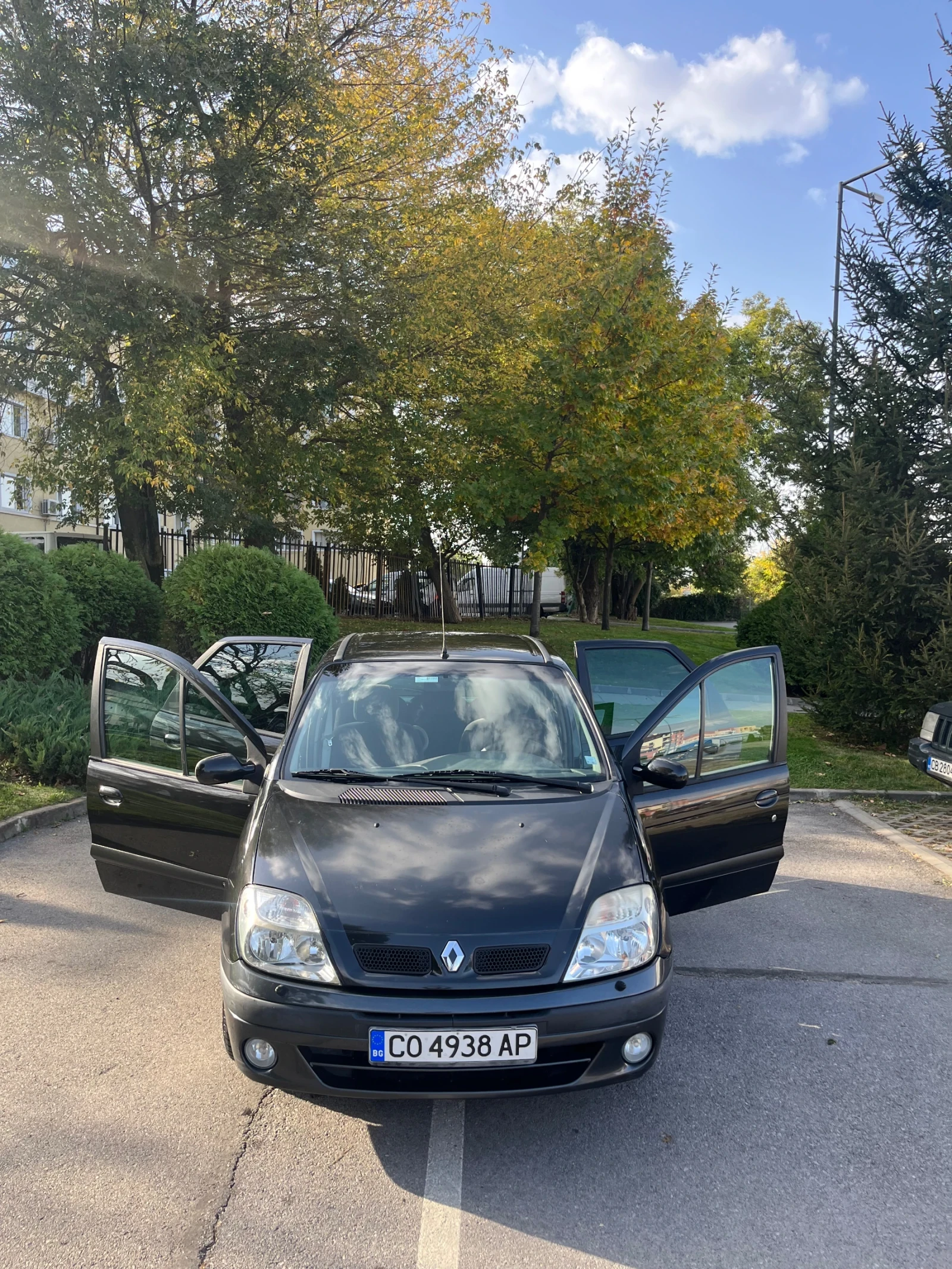 Renault Scenic 1.9 tdi, снимка 2 - Автомобили и джипове - 54014509