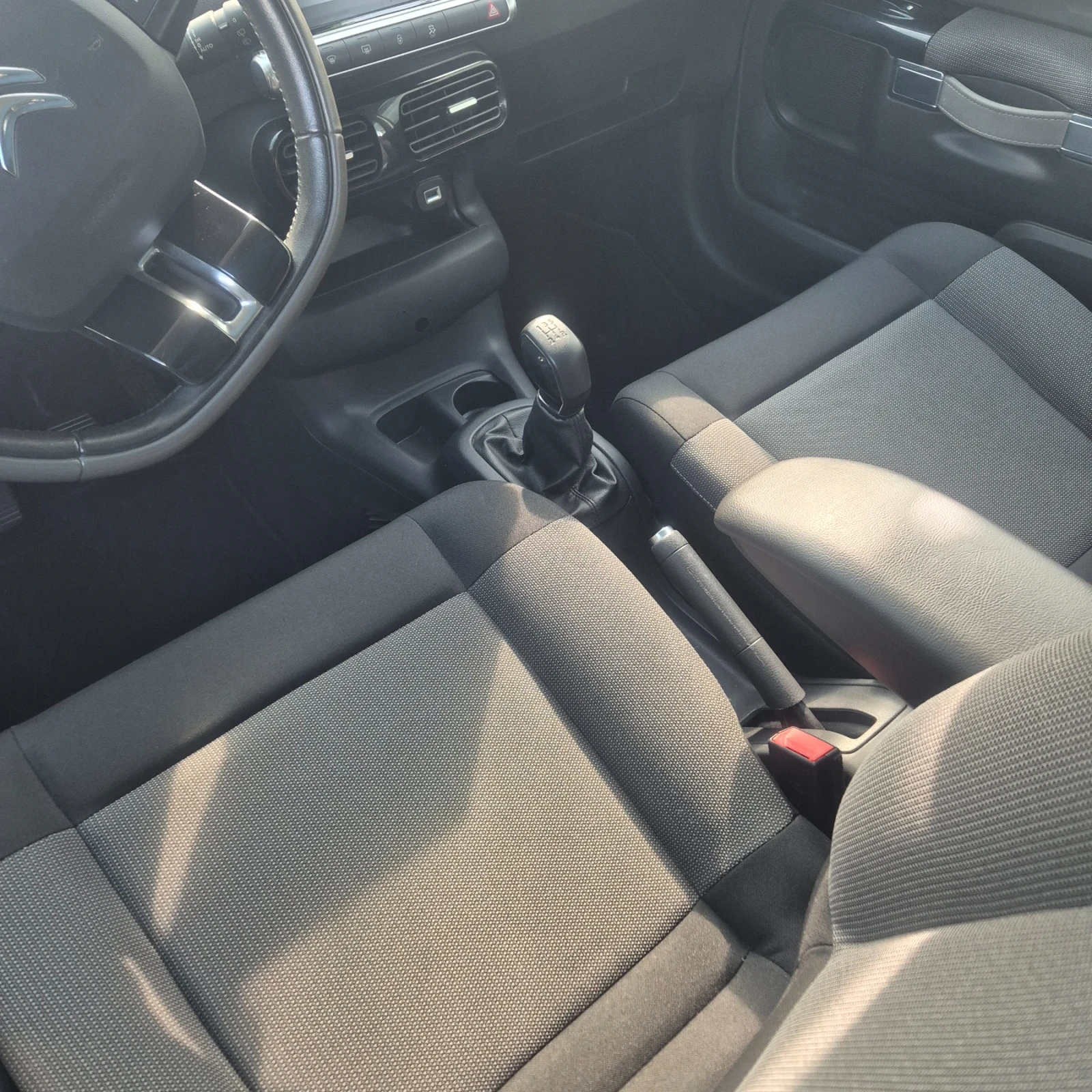 Citroen C4 Cactus, снимка 12 - Автомобили и джипове - 54654445