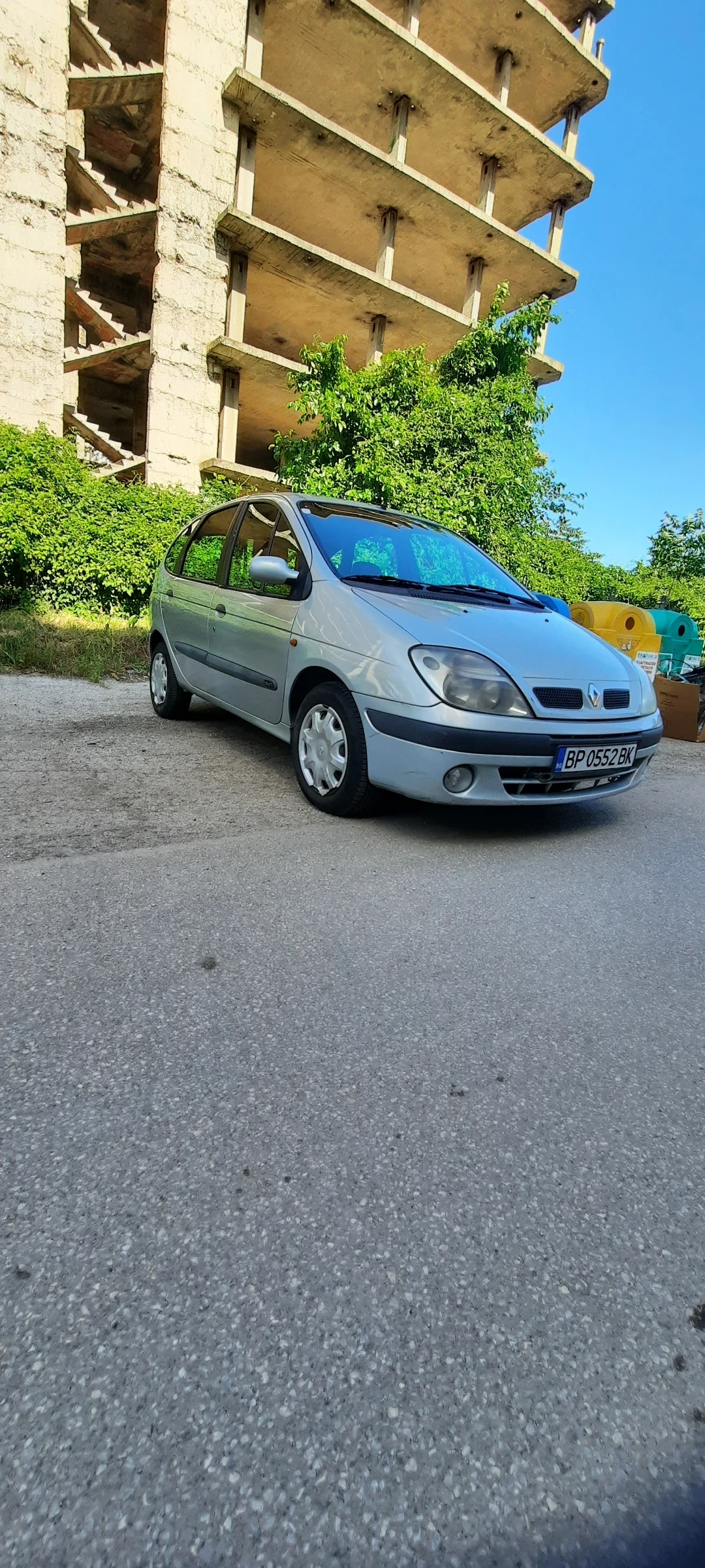 Renault Scenic 1.9 dci, снимка 4 - Автомобили и джипове - 54721815