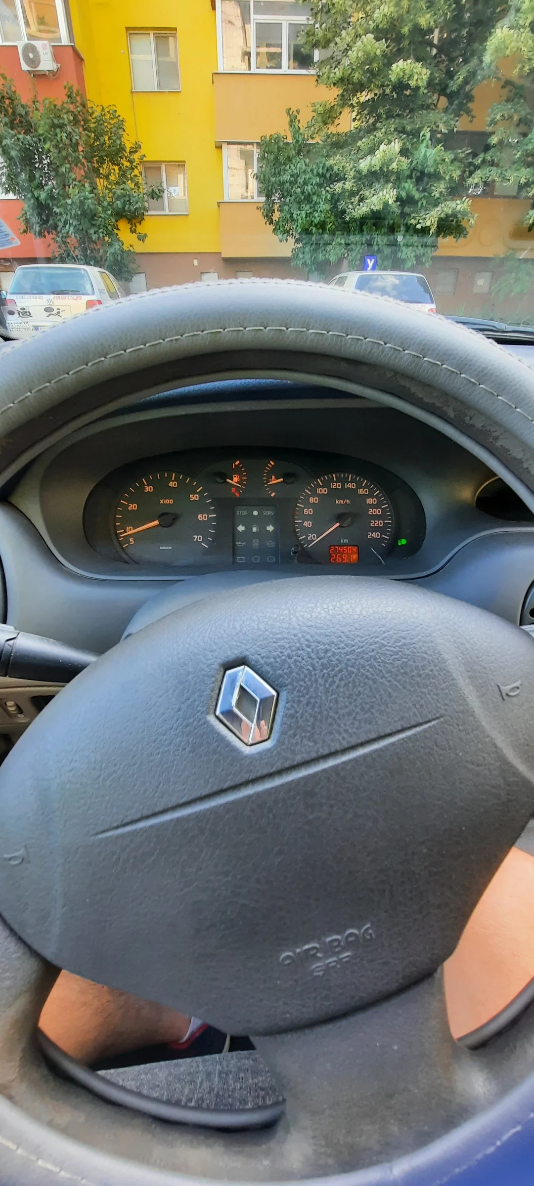 Renault Scenic 1.9 dci, снимка 9 - Автомобили и джипове - 54721815