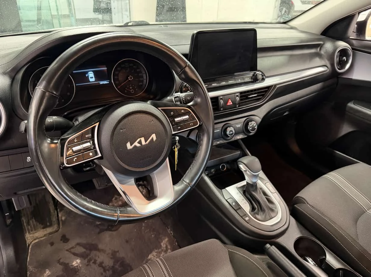 Kia Forte * LX * АВТОКРЕДИТ БЕЗ ПЪРВОНАЧАЛНА ВНОСКА* , снимка 5 - Автомобили и джипове - 54822706
