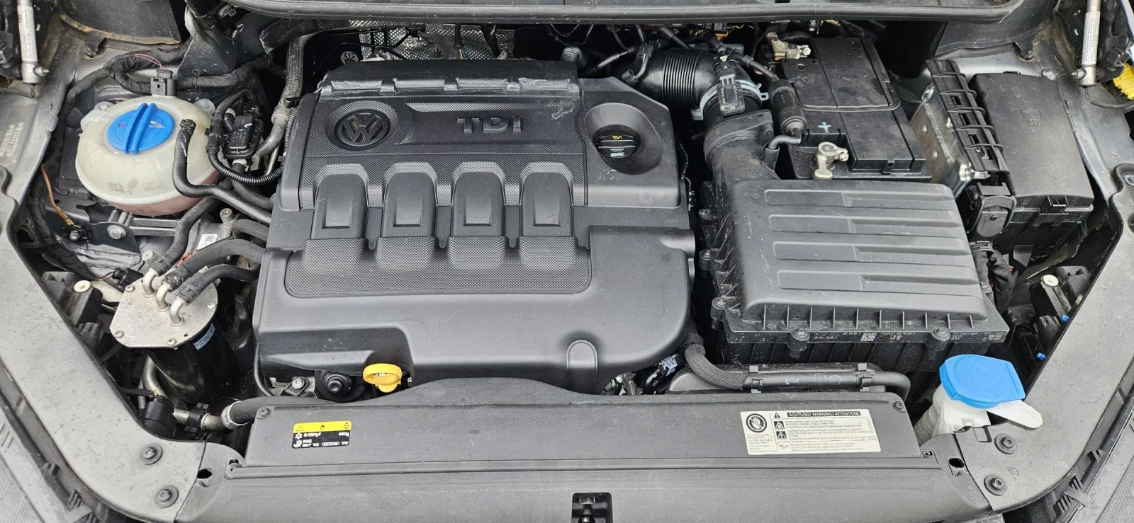 VW Touran 2017г, снимка 16 - Автомобили и джипове - 54878538