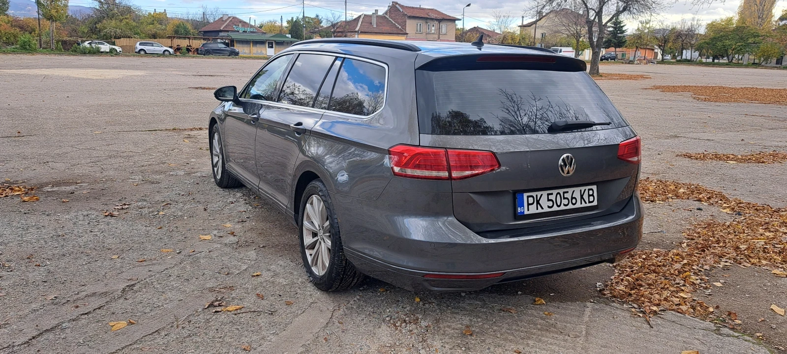VW Passat 1.6TDI, снимка 6 - Автомобили и джипове - 54990340