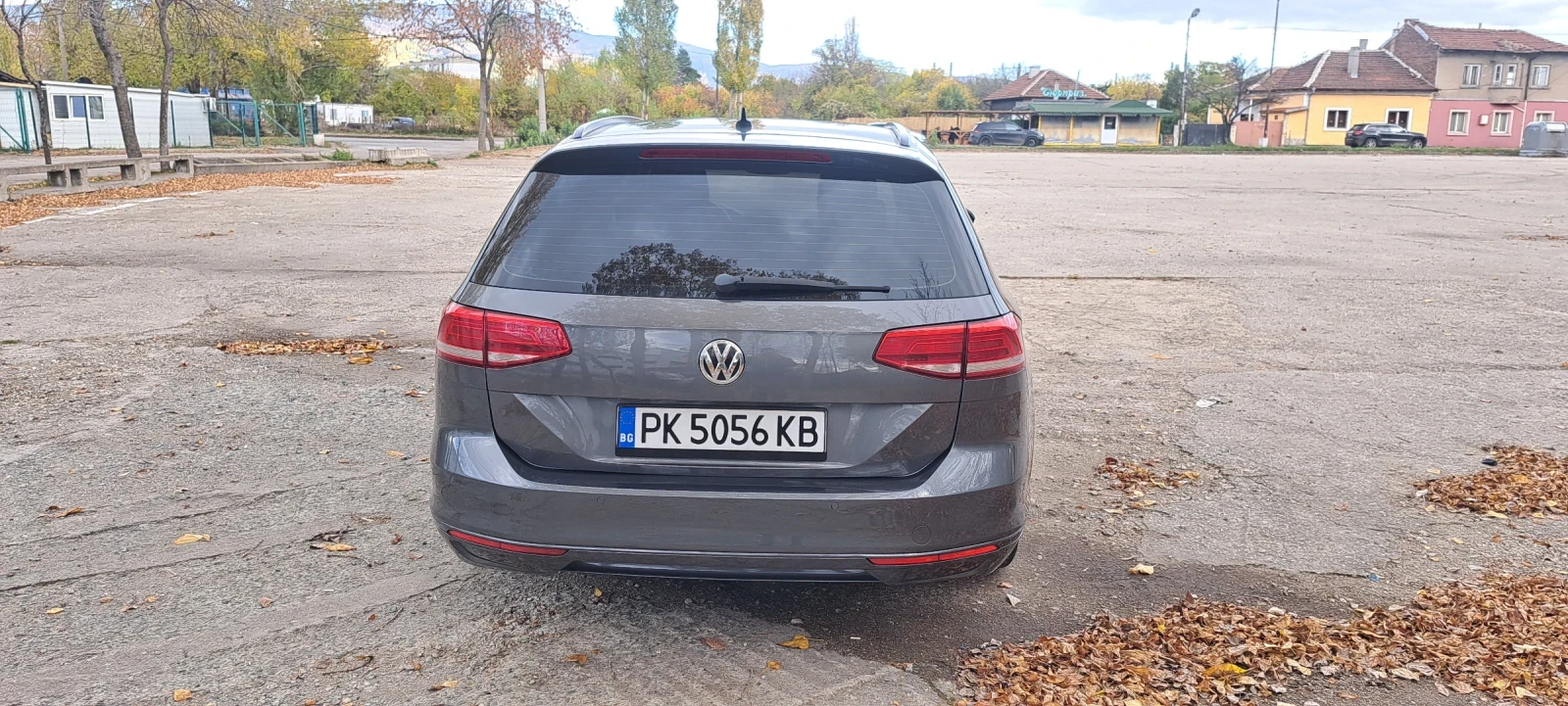 VW Passat 1.6TDI, снимка 5 - Автомобили и джипове - 54990340
