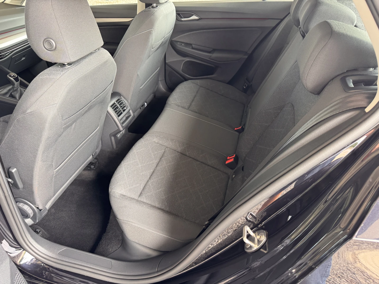 VW Golf Life/2.0TDI/150K.C./6MT/ГАРАНЦИЯ, снимка 10 - Автомобили и джипове - 55313760