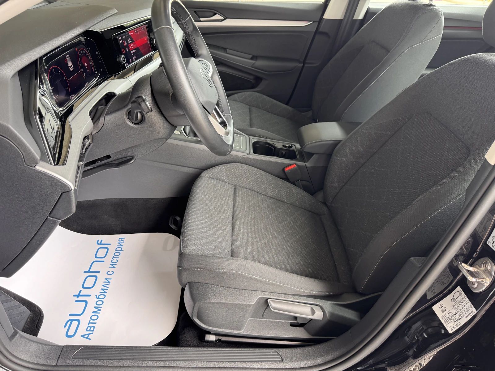 VW Golf Life/2.0TDI/150K.C./6MT/ГАРАНЦИЯ, снимка 8 - Автомобили и джипове - 55313760
