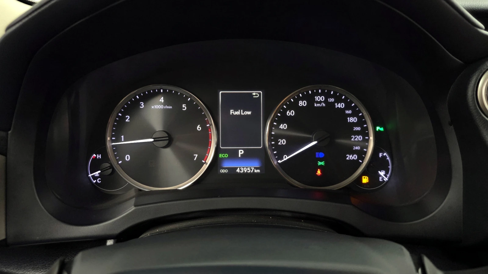 Lexus IS BLIND SPOT* ЛЮК* ПОДГРЕВ ВОЛАН* КРАЙНА ЦЕНА, снимка 8 - Автомобили и джипове - 55348885
