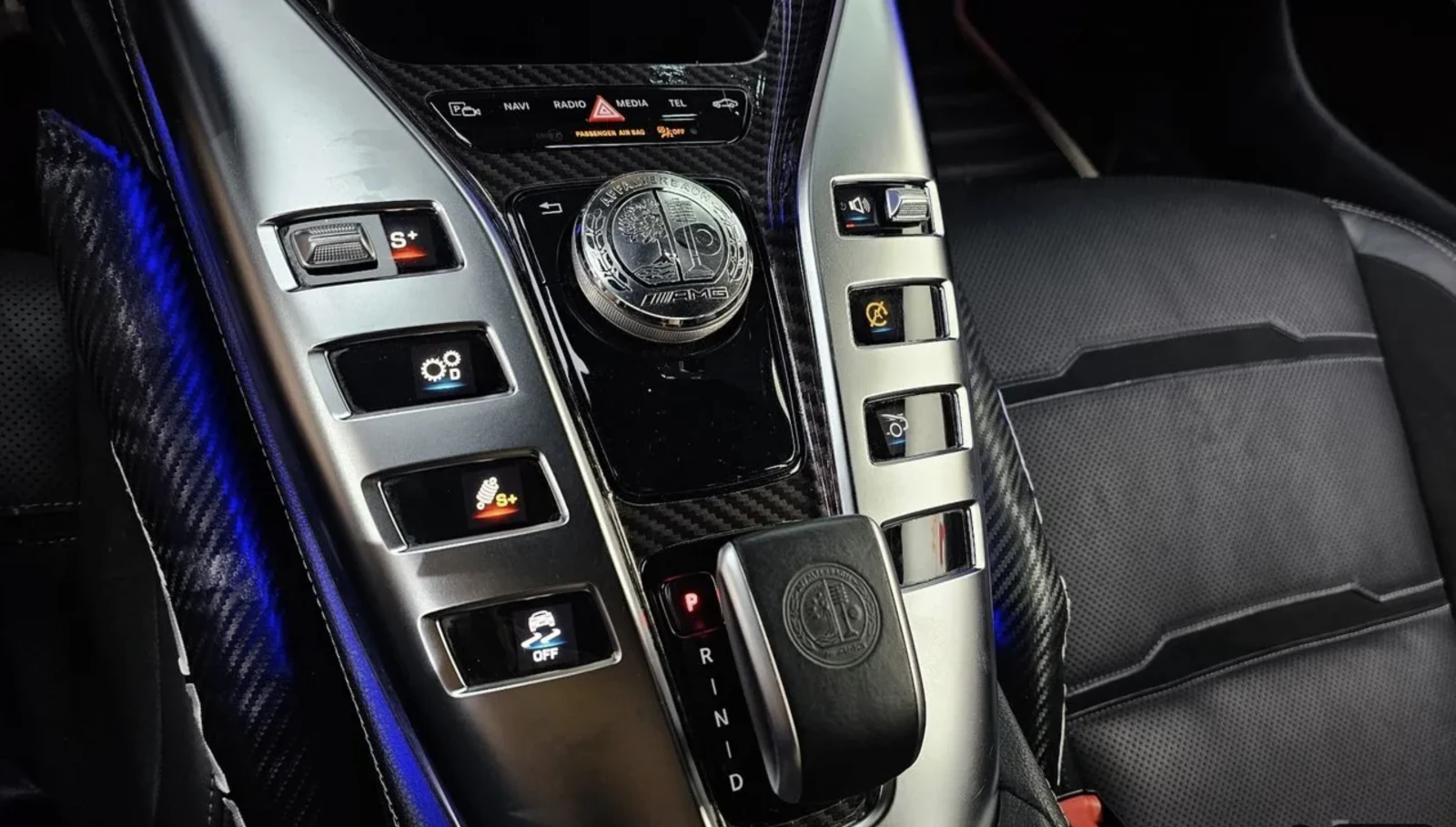 Mercedes-Benz GT 4-Door 43 4MATIC+ / 360 BURMESTER /, снимка 14 - Автомобили и джипове - 55431145