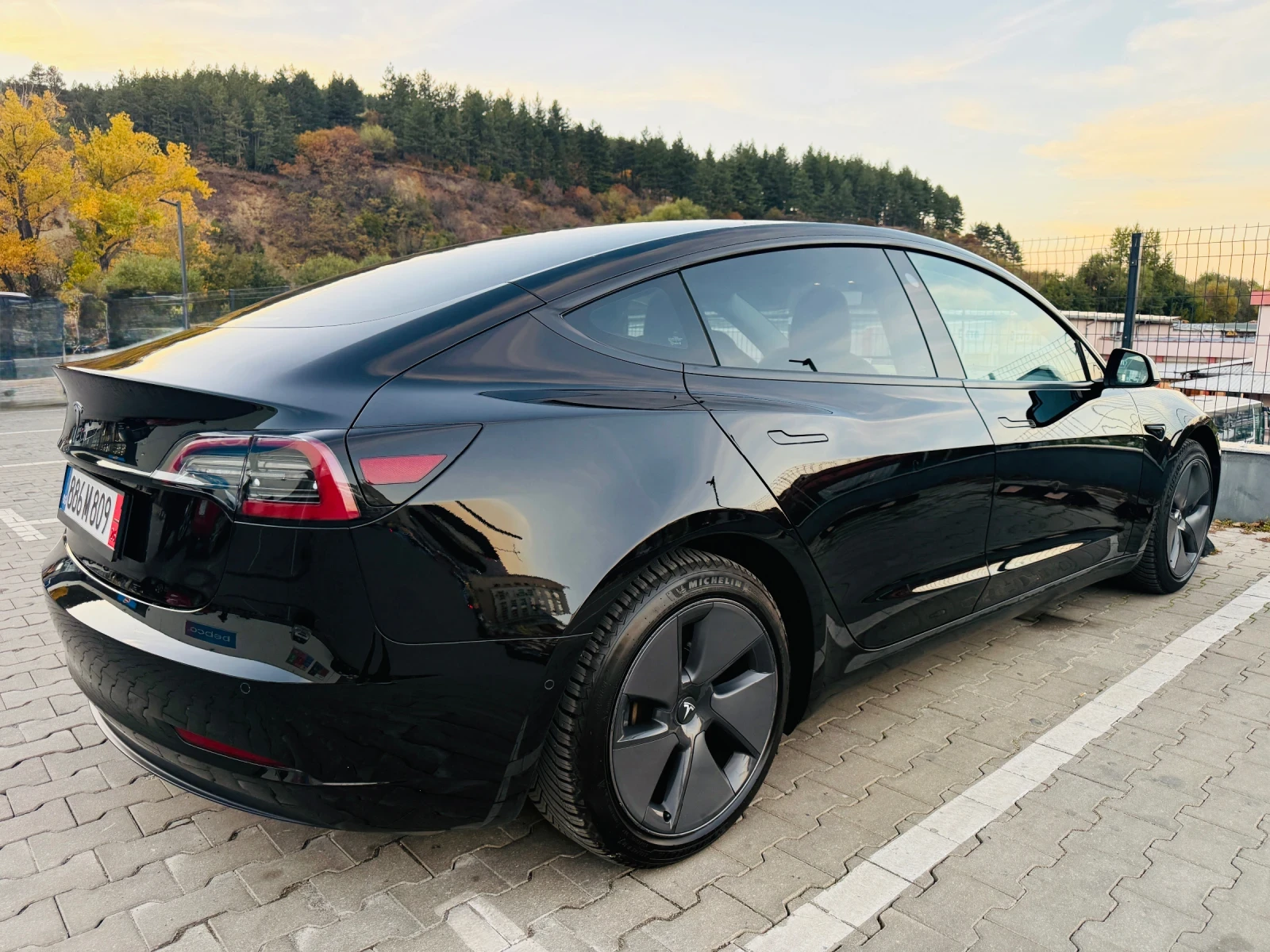 Tesla Model 3 Facelift LFP Термопомпа, снимка 4 - Автомобили и джипове - 56605278