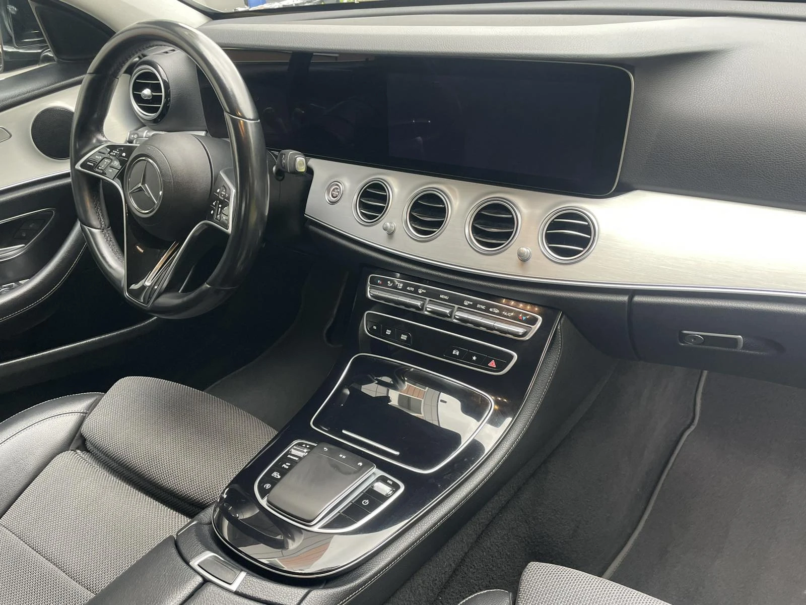 Mercedes-Benz E 220 CDI, MildHibrid, снимка 13 - Автомобили и джипове - 56650769
