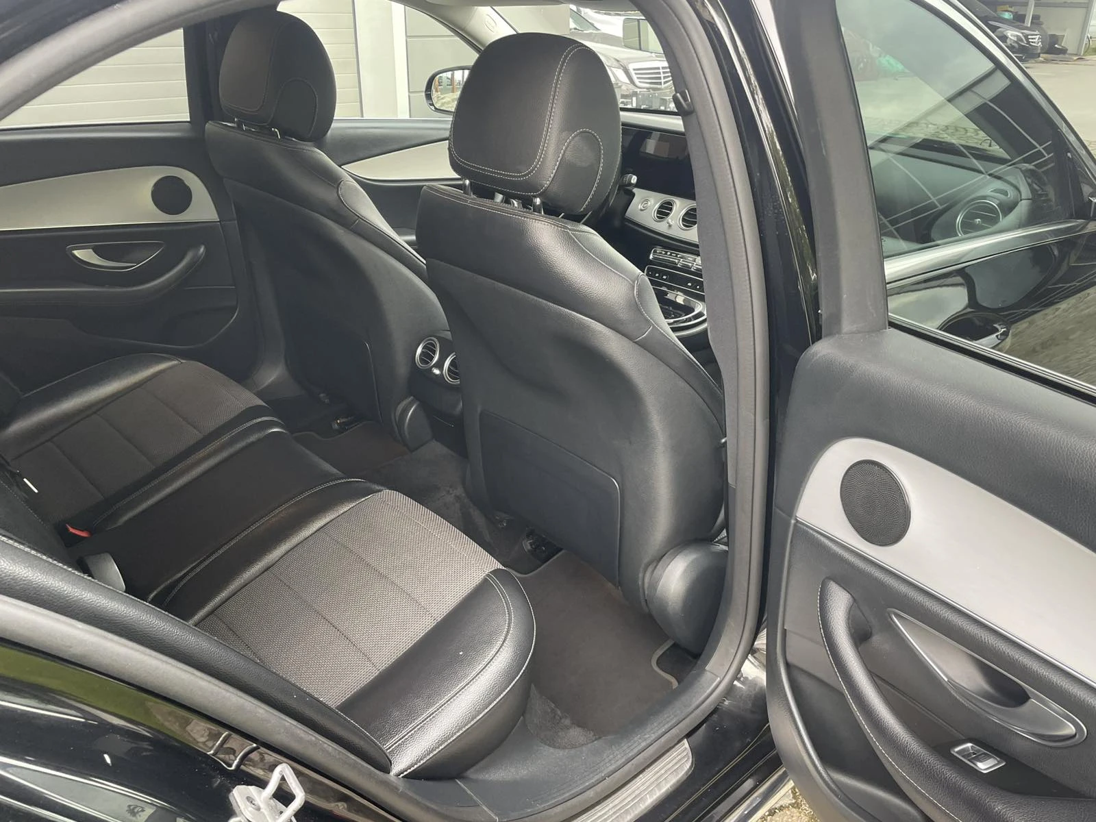 Mercedes-Benz E 220 CDI, MildHibrid, снимка 11 - Автомобили и джипове - 56650769