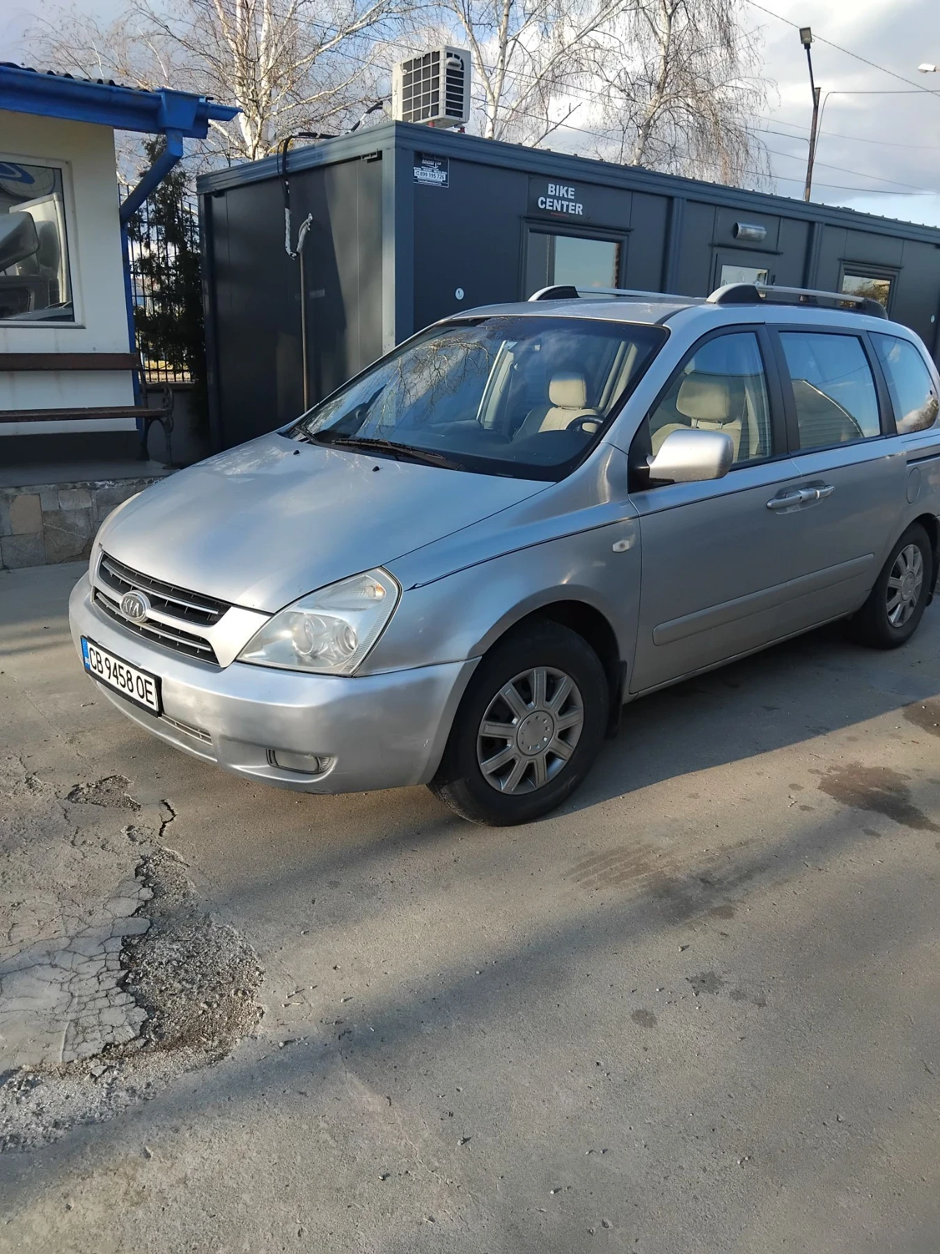 Kia Carnival, снимка 2 - Автомобили и джипове - 56684393
