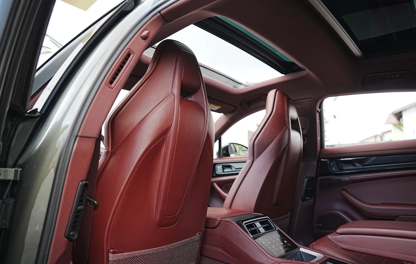 Porsche Panamera 4 E-Hybrid Sport Chrono , снимка 9 - Автомобили и джипове - 56705914