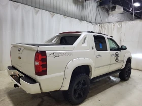 Chevrolet Avalanche LTZ CREW CAB SHORT BED CARFAX АВТО КРЕДИТ , снимка 4 — Bazar.bg Chevrolet Avalanche LTZ CREW CAB SHORT BED CARFAX АВТО КРЕДИТ , снимка 4