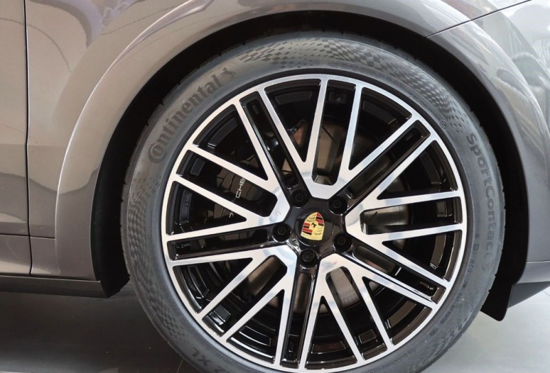 Porsche Cayenne TURBO E-HYBRID/NEW MODEL/SPORT DESIGN/BOSE/PANO/22, снимка 5 - Автомобили и джипове - 45522117