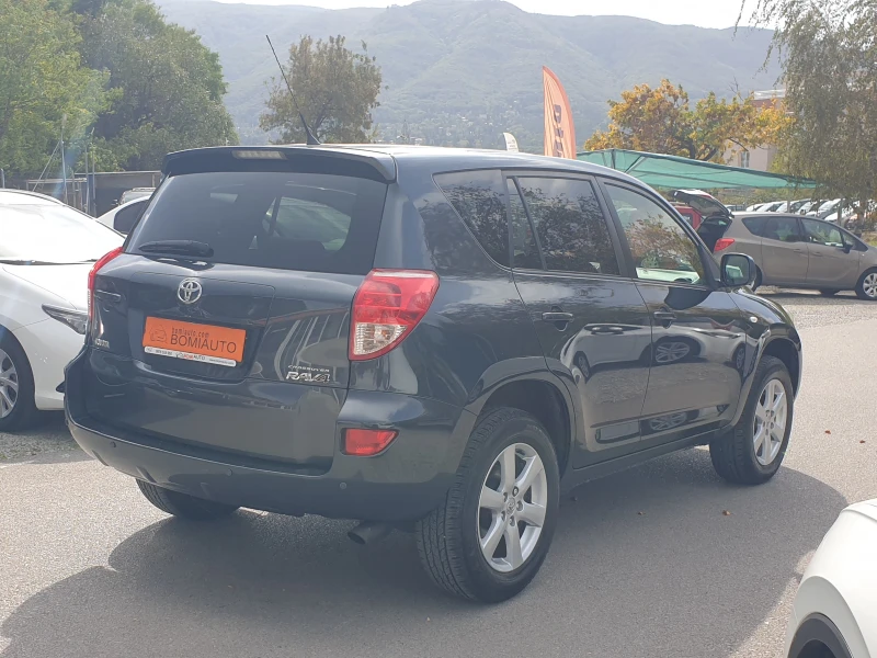 Toyota Rav4 2.2D-4D* CROSSOVER* 4X4* Klimatronik* КОЖА* , снимка 4 - Автомобили и джипове - 47460592