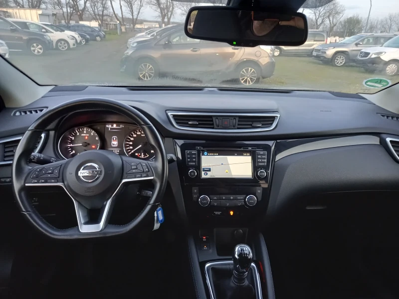 Nissan Qashqai 56000км., снимка 14 - Автомобили и джипове - 52639871