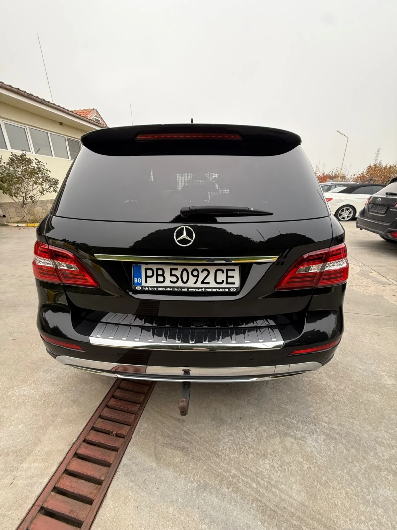 Mercedes-Benz ML 350 Панорама/ Обдухване/ Harman Kardan , снимка 7 - Автомобили и джипове - 52665702