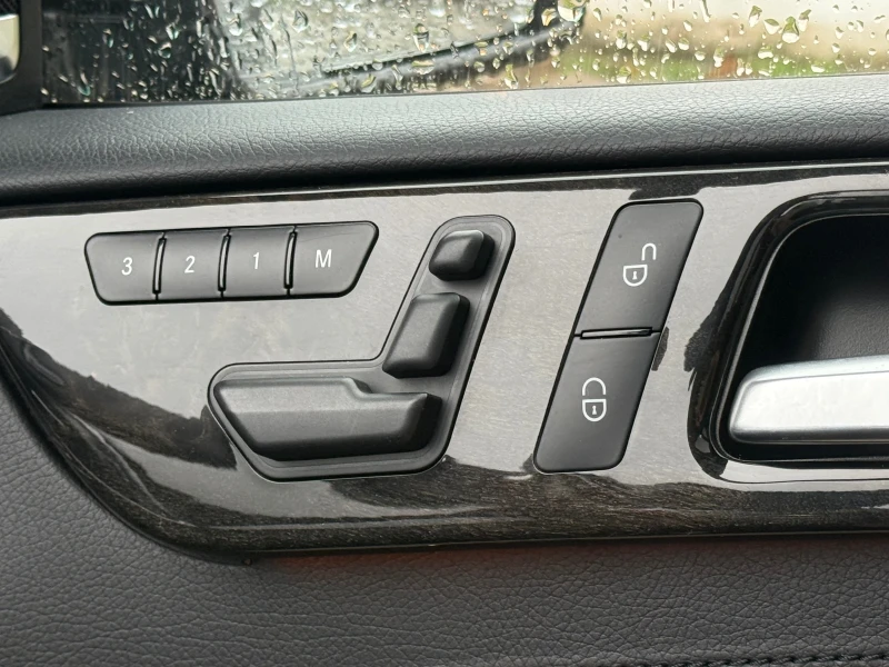 Mercedes-Benz ML 350 Панорама/ Обдухване/ Harman Kardan , снимка 16 - Автомобили и джипове - 52830122