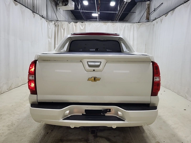 Chevrolet Avalanche LTZ CREW CAB SHORT BED CARFAX АВТО КРЕДИТ  , снимка 5 - Автомобили и джипове - 52816875