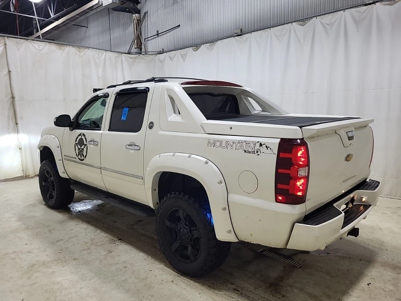 Chevrolet Avalanche LTZ CREW CAB SHORT BED CARFAX АВТО КРЕДИТ  , снимка 6 - Автомобили и джипове - 52816875