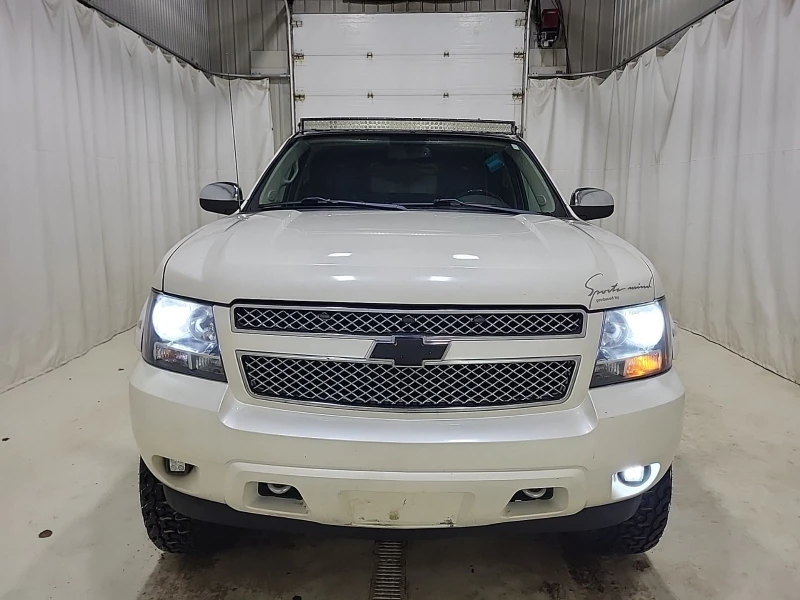 Chevrolet Avalanche LTZ CREW CAB SHORT BED CARFAX АВТО КРЕДИТ  , снимка 2 - Автомобили и джипове - 52816875