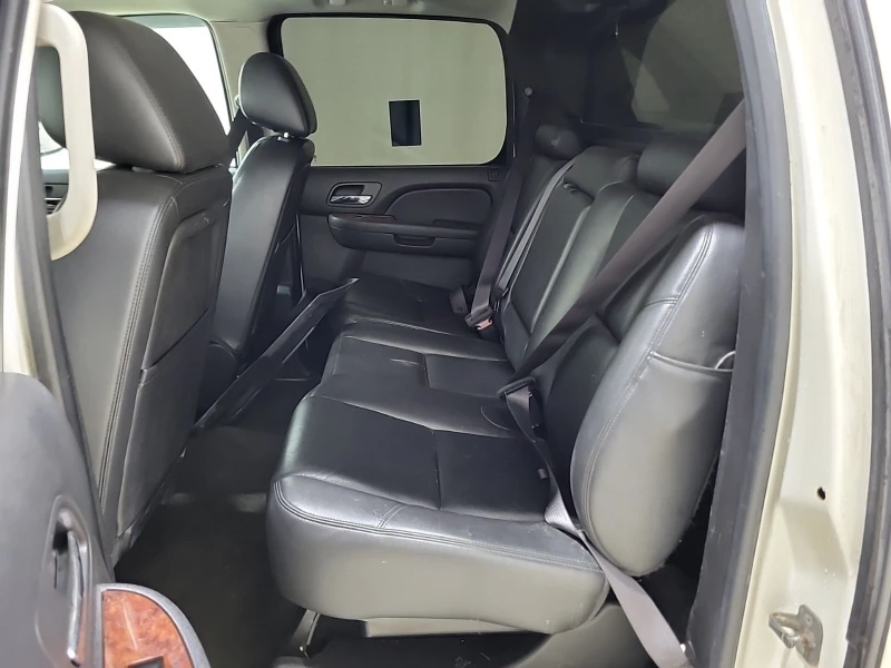 Chevrolet Avalanche LTZ CREW CAB SHORT BED CARFAX АВТО КРЕДИТ  , снимка 11 - Автомобили и джипове - 52816875