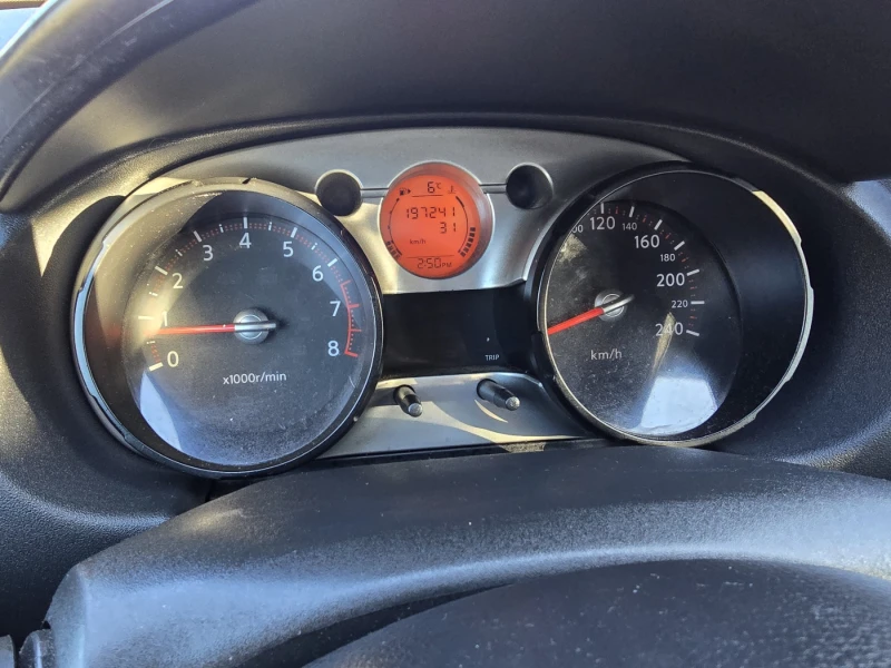 Nissan Qashqai 2000куб.ГАЗ-БЕНЗИН, снимка 10 - Автомобили и джипове - 53572412