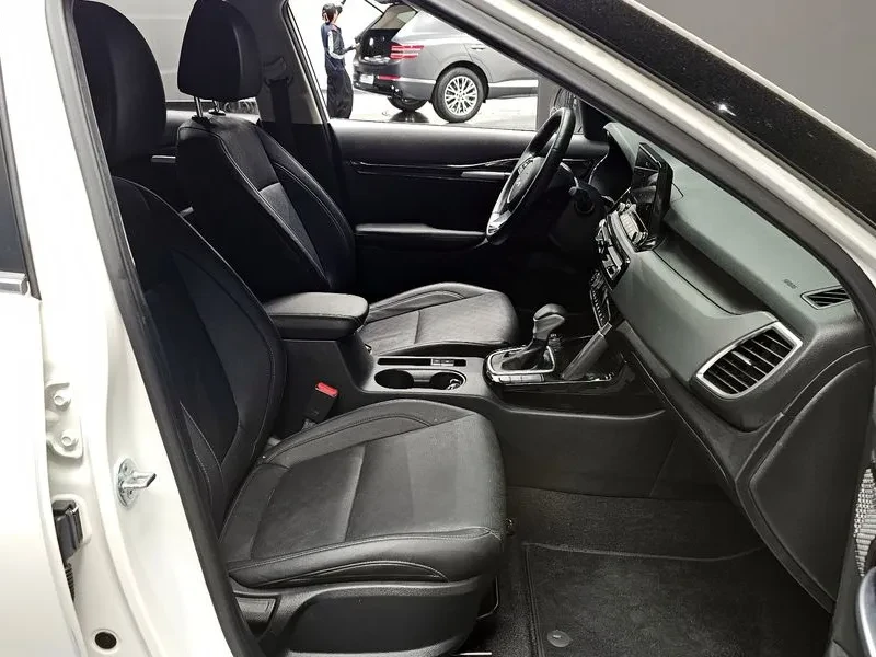 Kia Seltos, снимка 10 - Автомобили и джипове - 55559183