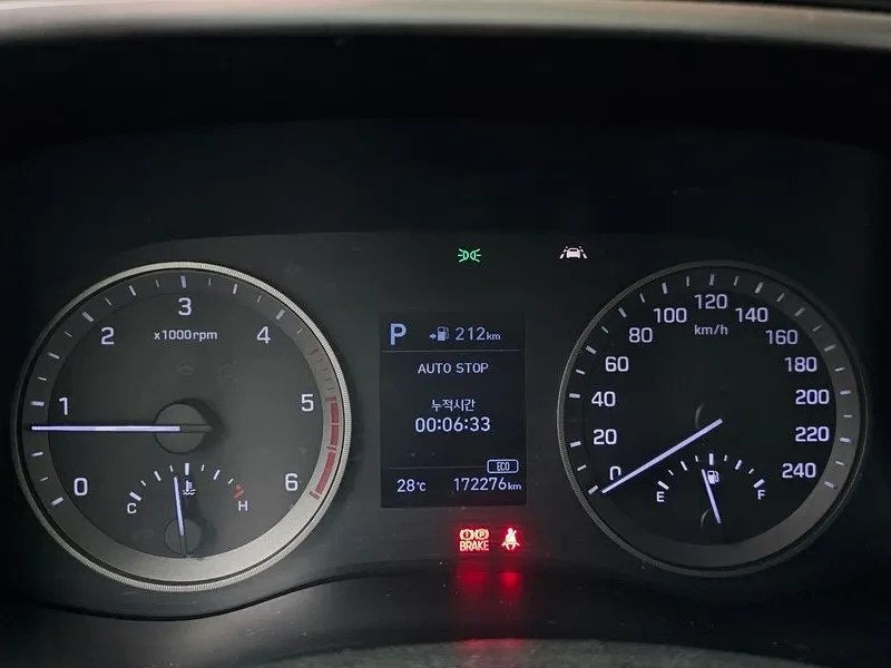 Hyundai Tucson 1.6 2WD , снимка 8 - Автомобили и джипове - 56161119