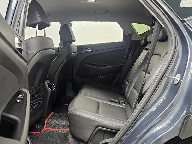 Hyundai Tucson 1.6 2WD , снимка 12 - Автомобили и джипове - 56161119