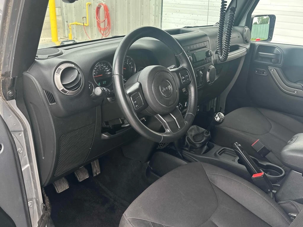 Jeep Wrangler * Sport * CARFAX *    | Mobile.bg   5