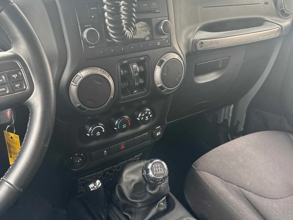 Jeep Wrangler * Sport * CARFAX *    | Mobile.bg   9