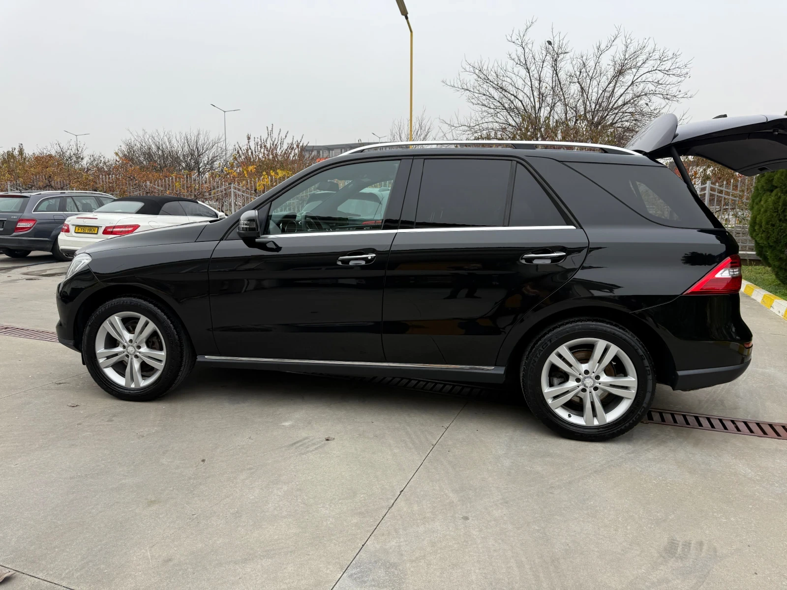 Mercedes-Benz ML 350 Панорама/ Обдухване/ Harman Kardan  - изображение 7