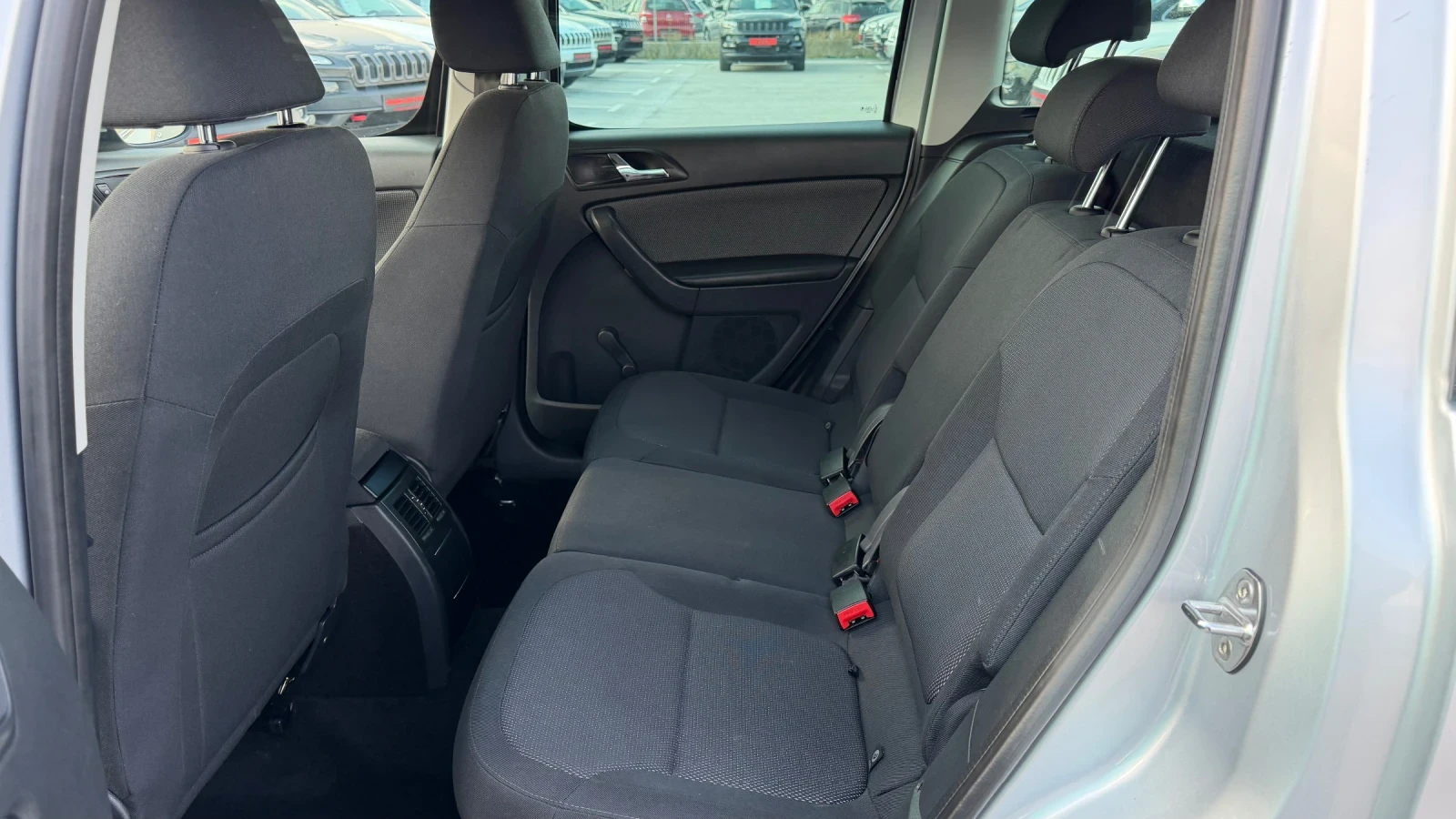 Skoda Yeti 2.0 4* 4, снимка 10 - Автомобили и джипове - 53895569