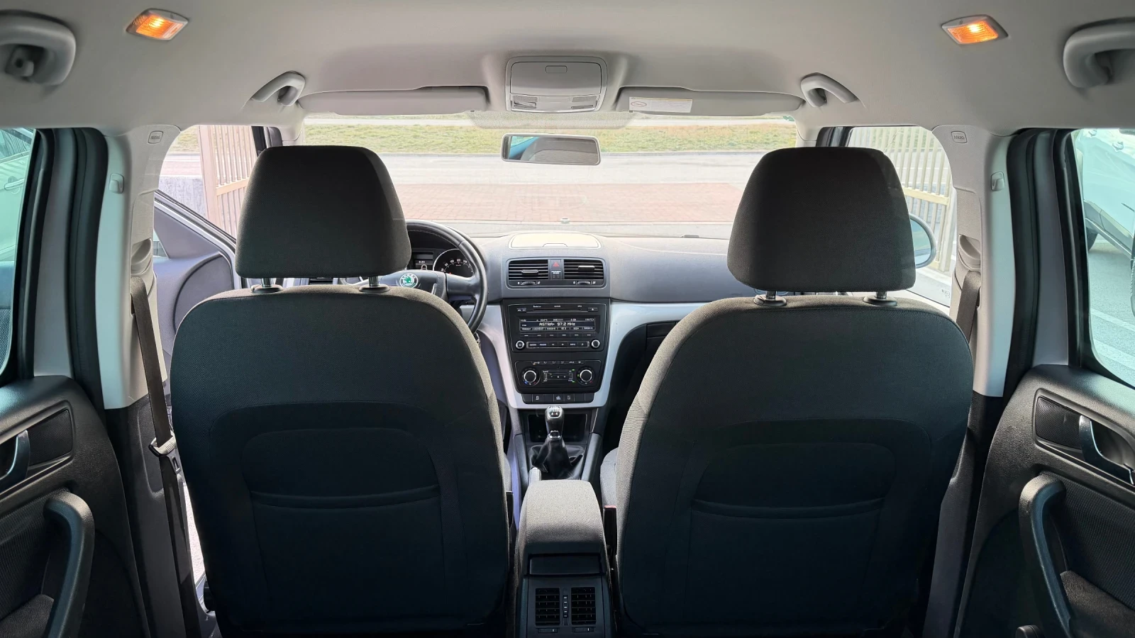 Skoda Yeti 2.0 4* 4, снимка 14 - Автомобили и джипове - 53895569