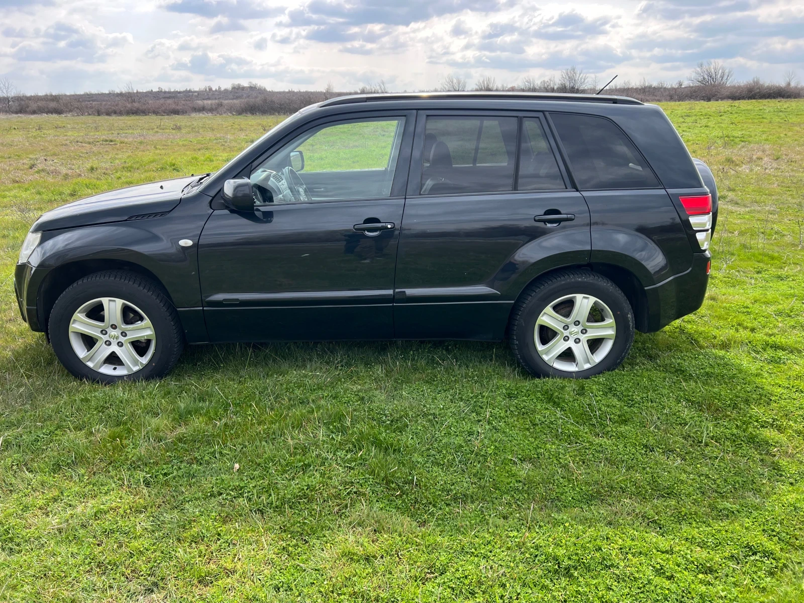 Suzuki Grand vitara 2.0, снимка 7 - Автомобили и джипове - 53925543