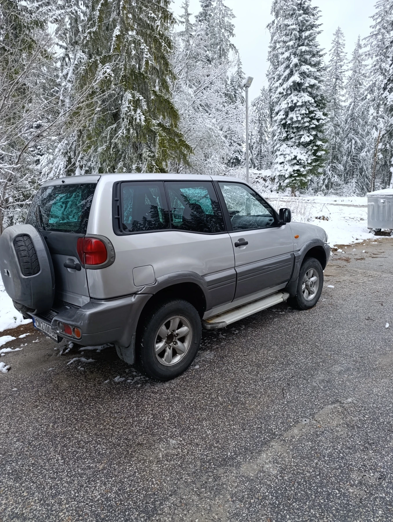 Nissan Terrano 2.7, снимка 6 - Автомобили и джипове - 54425372
