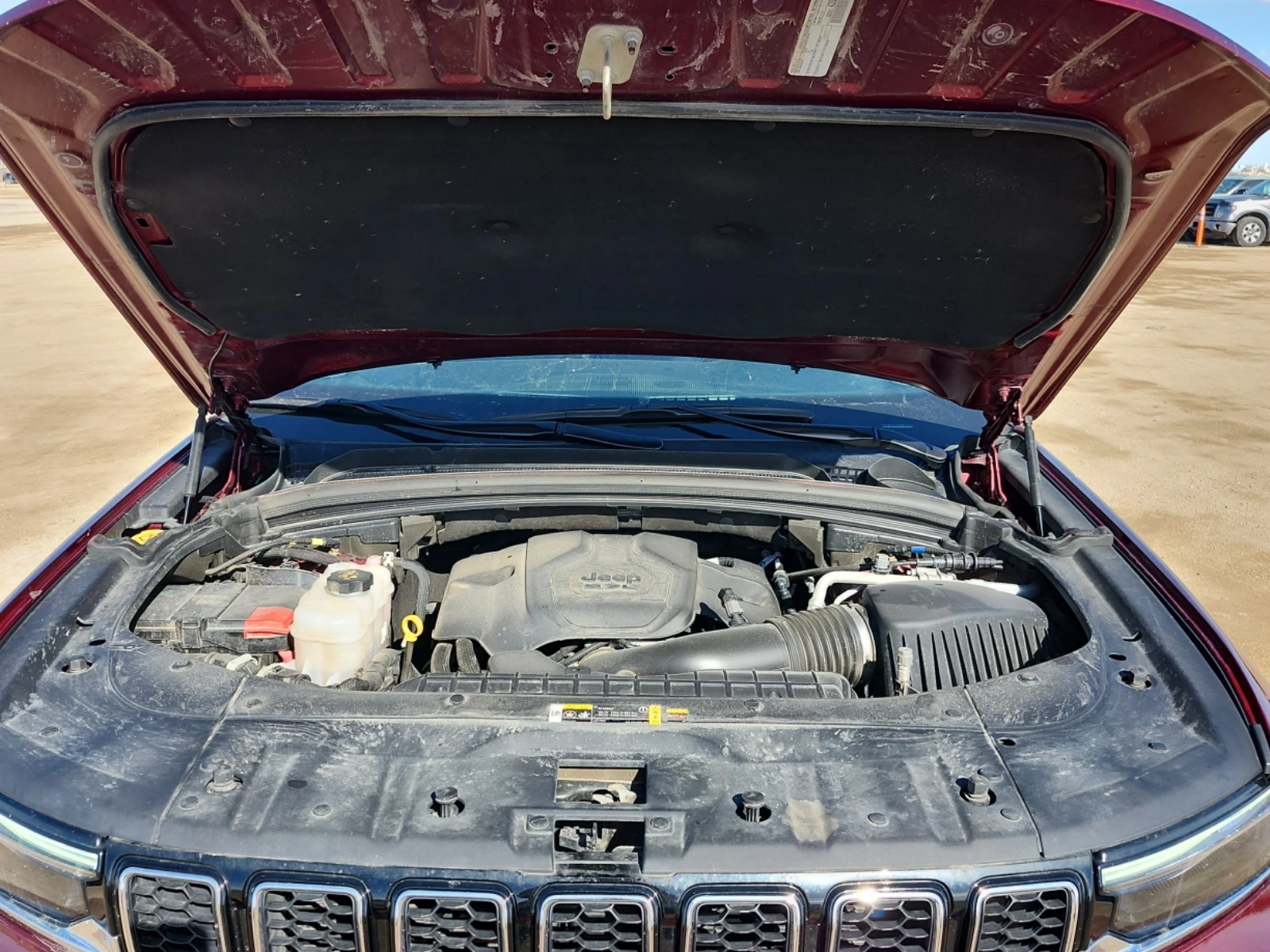 Jeep Grand cherokee OVERLAND AWD* ОБДУХ* ПОДГРЕВ* ПАНО* MCINTOSH AUDIO, снимка 14 - Автомобили и джипове - 54435593