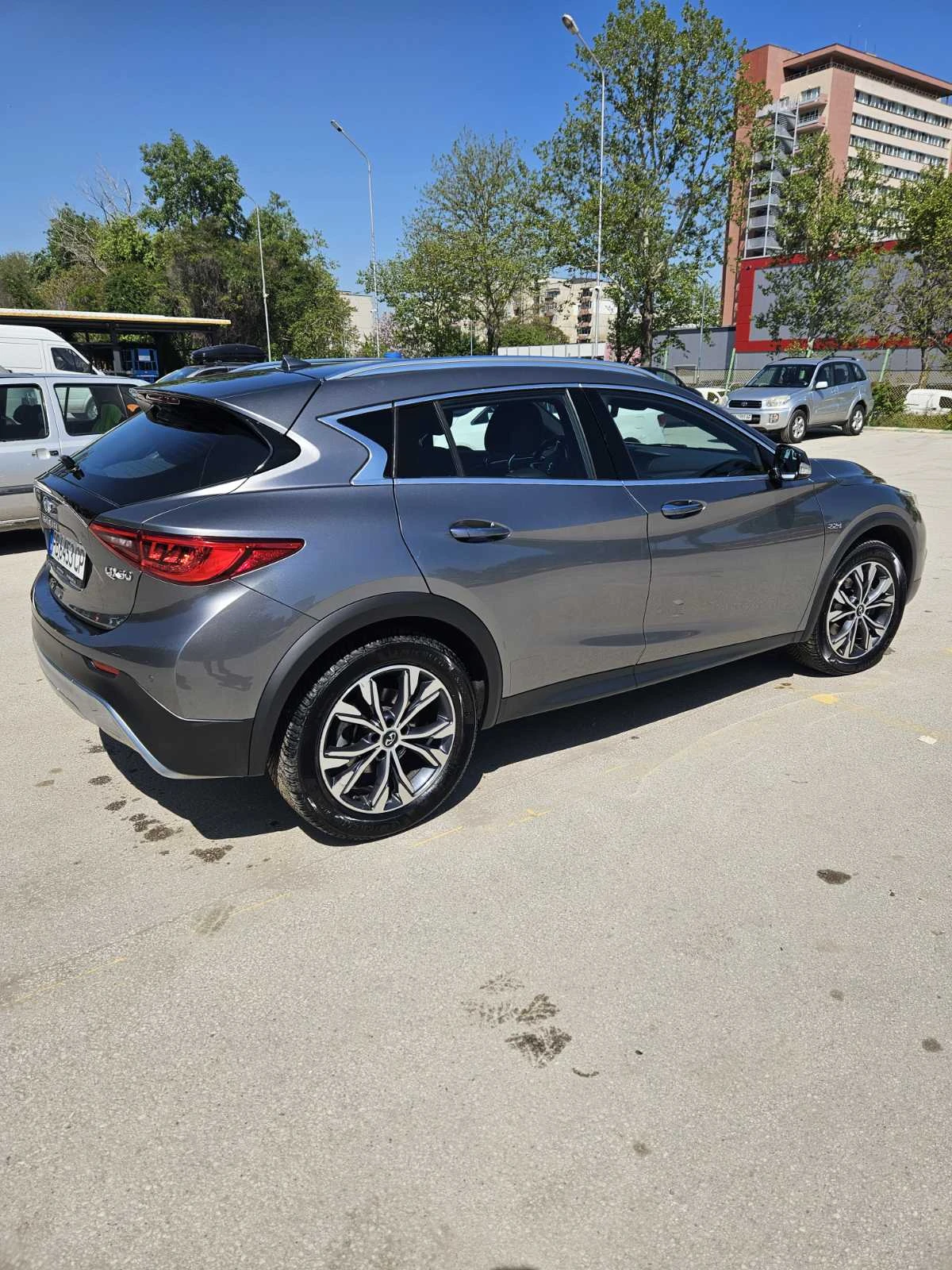 Infiniti QX30, снимка 8 - Автомобили и джипове - 54704015
