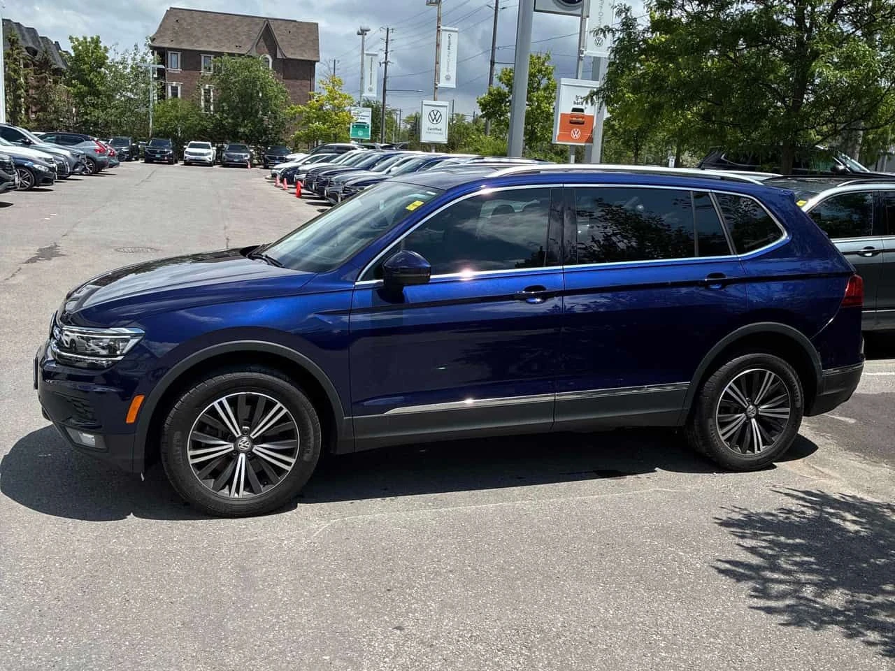 VW Tiguan | Highline | FENDER | CARFAX | ПАНОРАМА | ПОДГРЕВ|, снимка 2 - Автомобили и джипове - 54863366